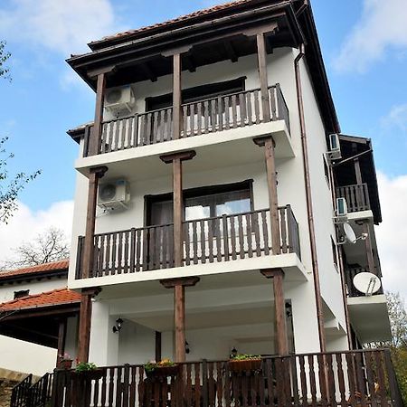 Family Hotel And Restaurant Plamena Oreşak Exterior foto