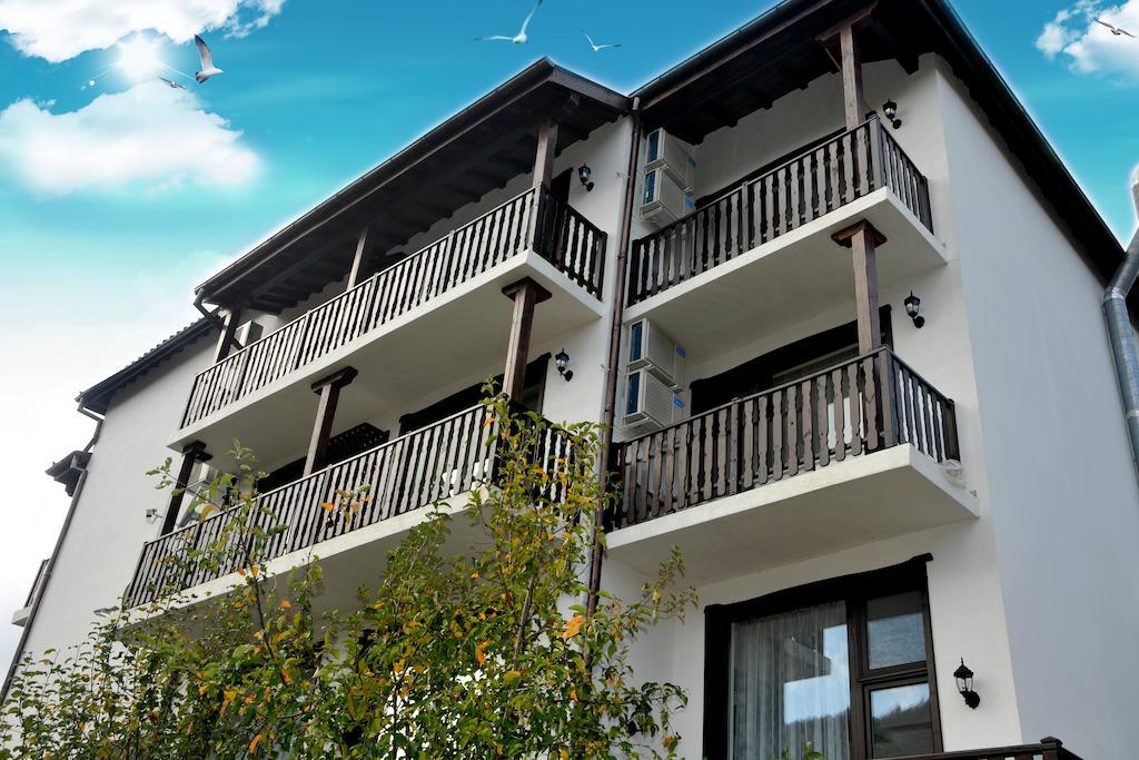 Family Hotel And Restaurant Plamena Oreşak Exterior foto