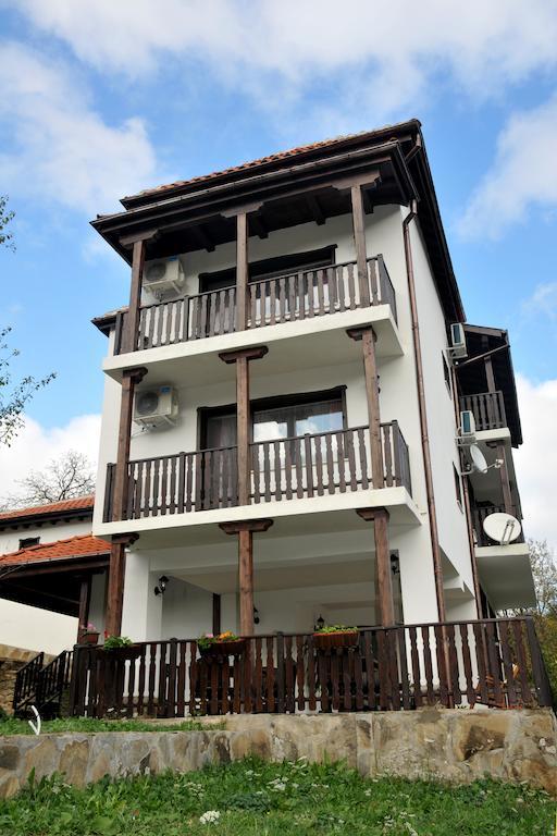 Family Hotel And Restaurant Plamena Oreşak Exterior foto