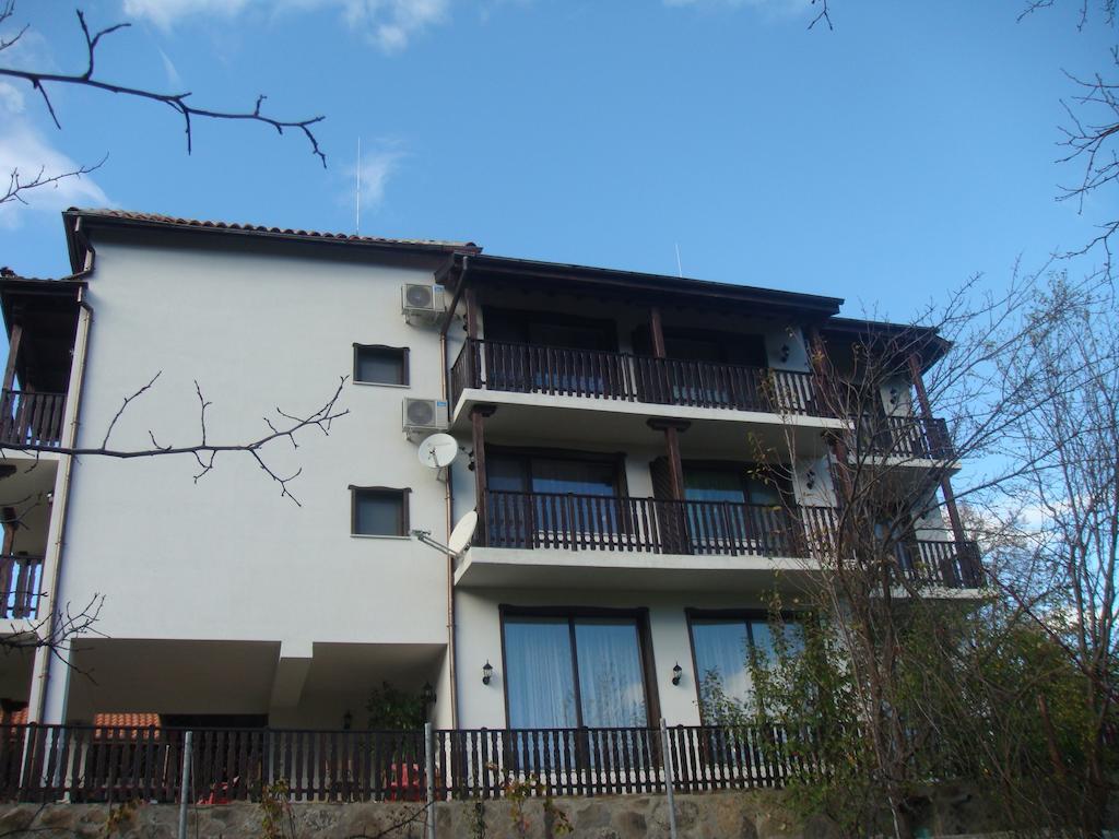Family Hotel And Restaurant Plamena Oreşak Exterior foto