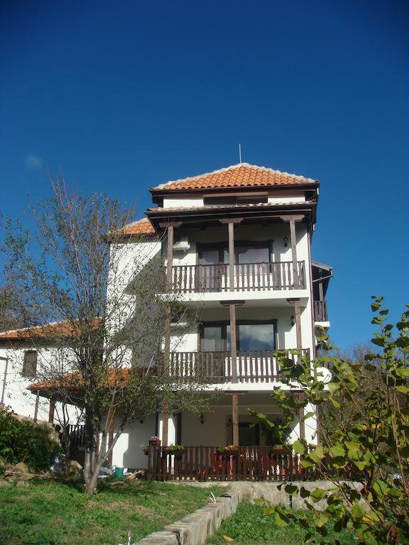 Family Hotel And Restaurant Plamena Oreşak Exterior foto
