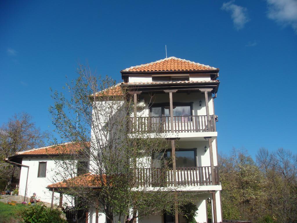 Family Hotel And Restaurant Plamena Oreşak Exterior foto